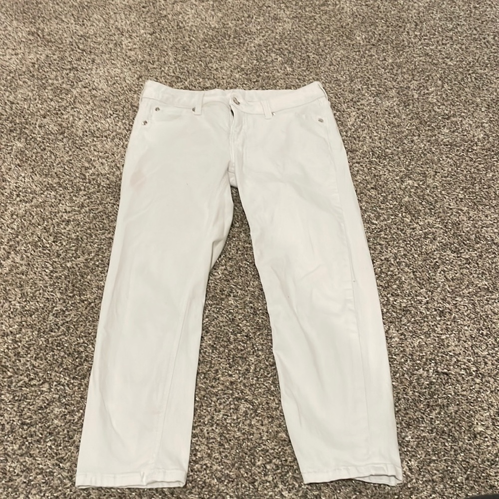 White skinny capris
